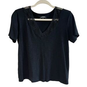 Express Womens Black Lace V-neck Relaxed Short Sleeve Top T-shirt Sz XS Summer
